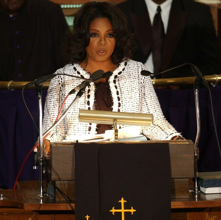 Ferenc pápa sztárokkal turbozza fel a Vatikán hírnevét