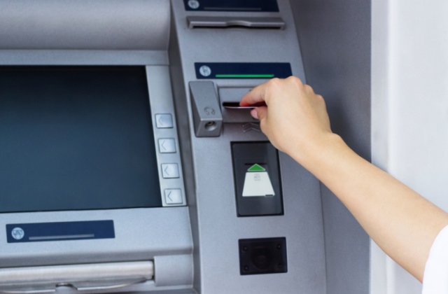 Ismeretlenek több száz ügyfél bankkártyájáról emelhettek le pénzt Ismeretlenek több száz ügyfél bankkártyájáról emelhettek le pénzt