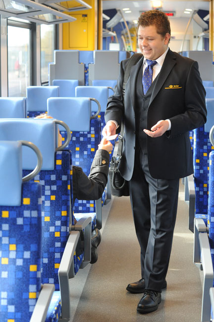 Megkülönböztethető a civilektől