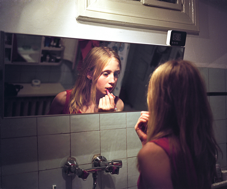 Tinédzser lánya életét fotózza az édesanya