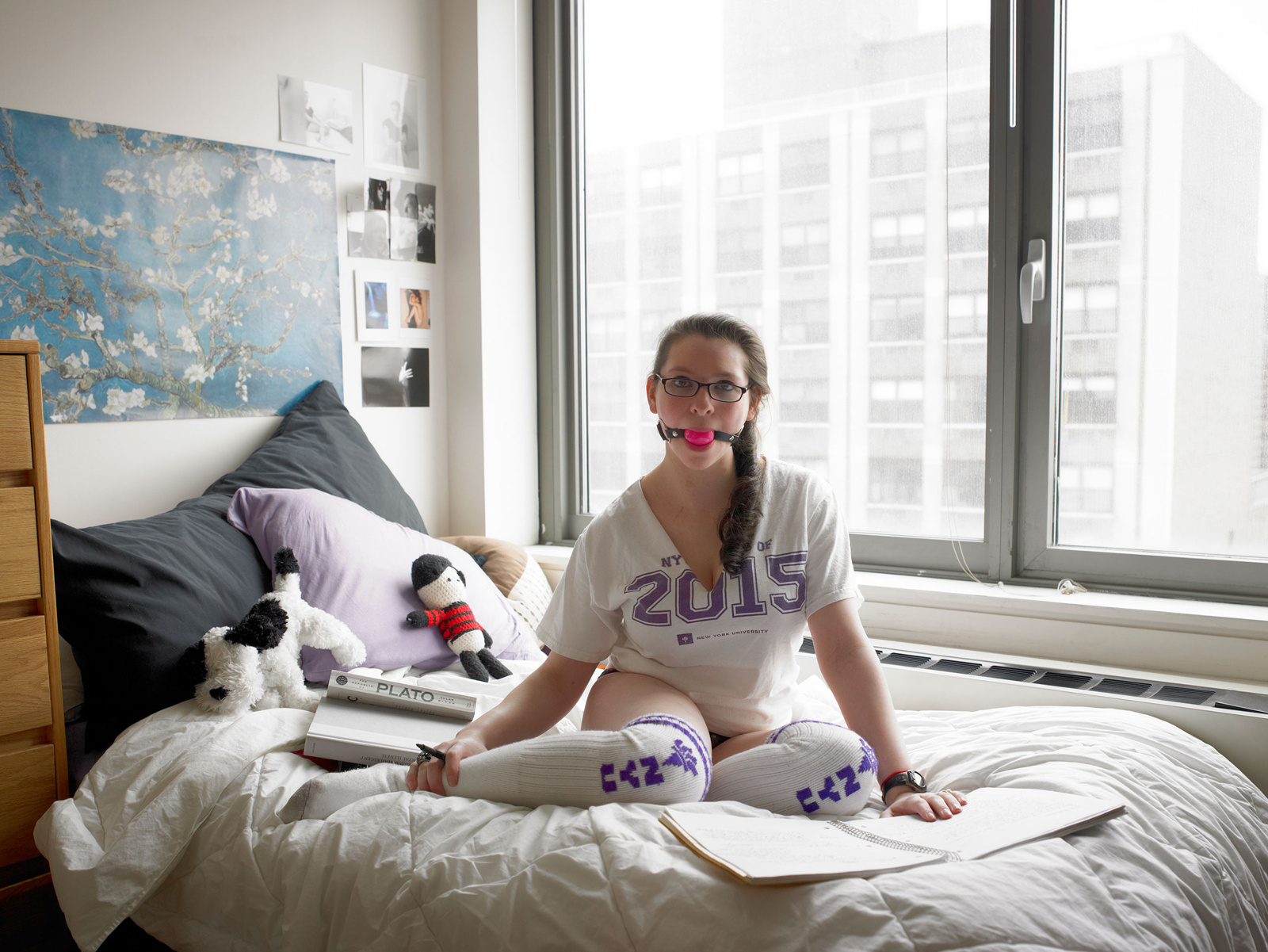 18+: Latex, bőr és szájpecek: őrült erotikus fotókat mutatunk