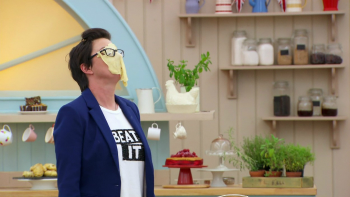 Agytumora miatt nem szülhet a Sütimester műsorvezetője, Sue Perkins