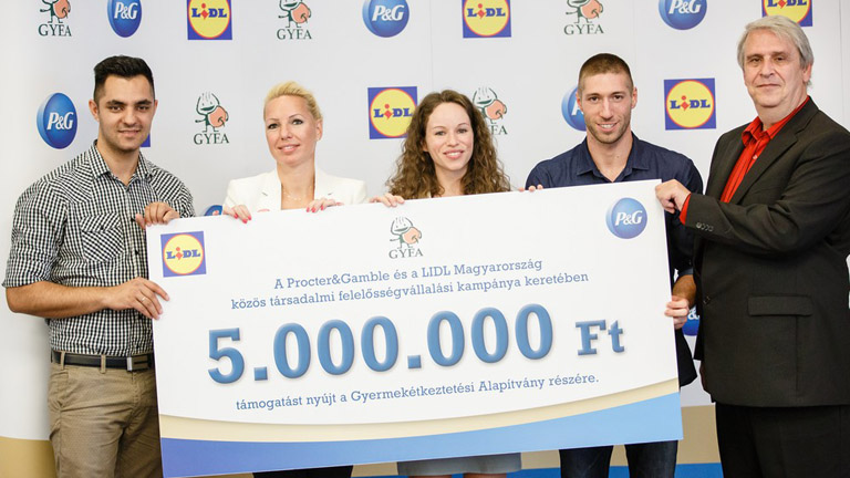 A P&G és a Lidl újra 5 millió forinttal támogatja az éhező gyermekeket 