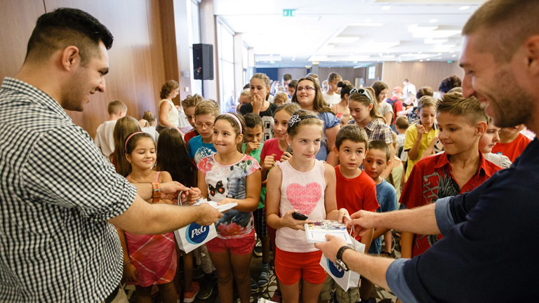 A P&G és a Lidl újra 5 millió forinttal támogatja az éhező gyermekeket 