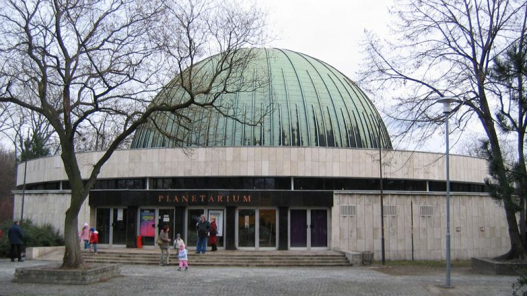 Na bravó! Rombolás: szétverték pénteken a Planetáriumot