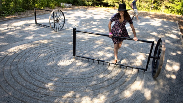 Találd meg a belső békéd a hatalmas japán zenkertben