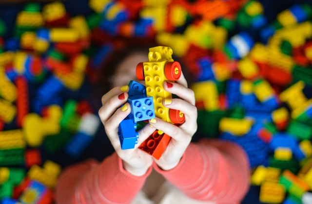 Így tarts tisztán a játékokat – környezet- és babarát módszerek