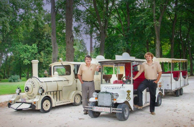 Sebestyén András, és édesapja, István. A családban még egy fiú, András öccse is vezet, Tamás. A lányok pedig a háttérmunkát, foglalásokat bonyolítják.