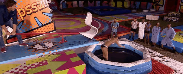 Mocskos bikiniben is dögös Dér Heni