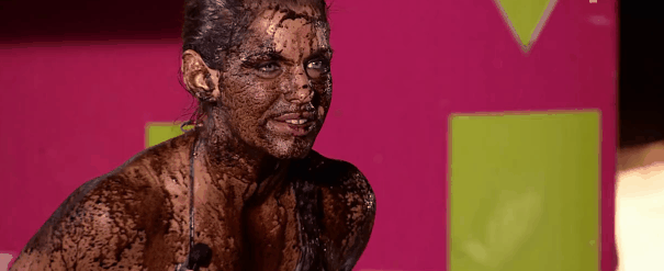 Mocskos bikiniben is dögös Dér Heni