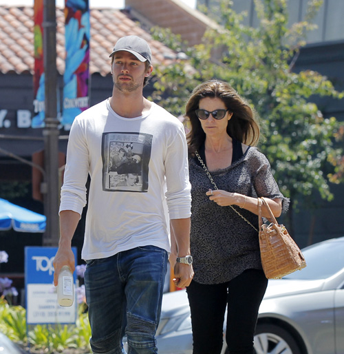 22 fotó 22 tény Arnold 22 éves szuperszexi fiáról, Patrick Schwarzeneggerről