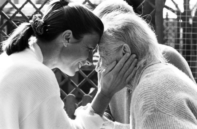 Ápolási tanácsok Alzheimer-kórban szenvedők családtagjainak