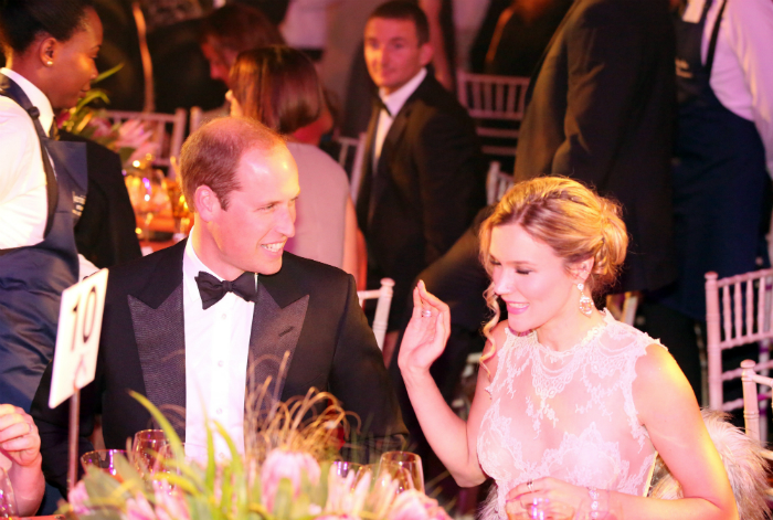 Vilmos herceg ezzel a szőke nővel mulatott