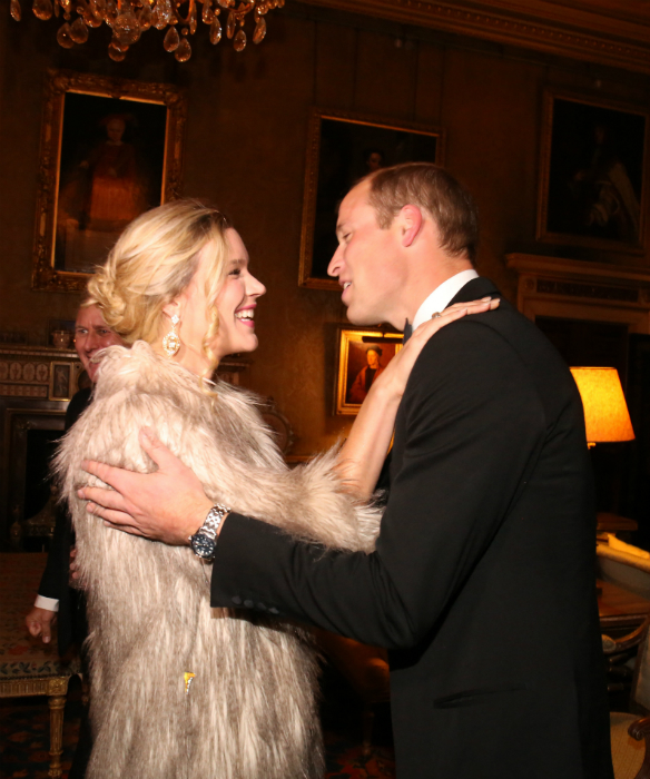 Vilmos herceg ezzel a szőke nővel mulatott Afrikában