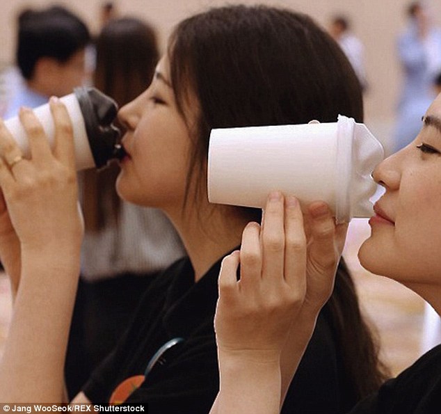 Csőrözz a bögréddel!- Száj alakú coffe to go csészék Csőrözz a bögréddel!- Száj alakú coffe to go csészék