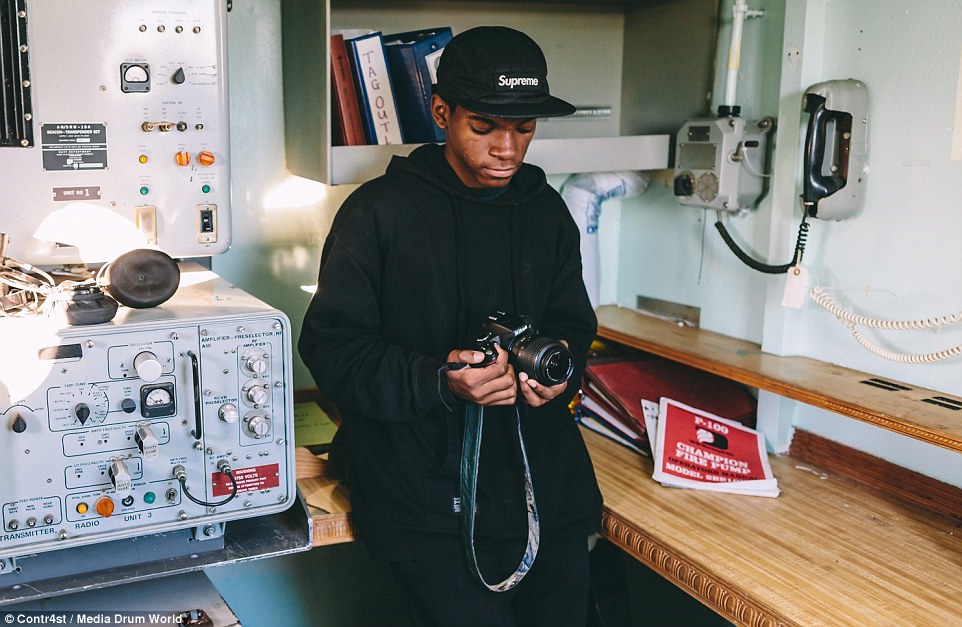 Hinds 14 évesen vett először gépet a kezébe, de minden álma, hogy profi fotós legyen