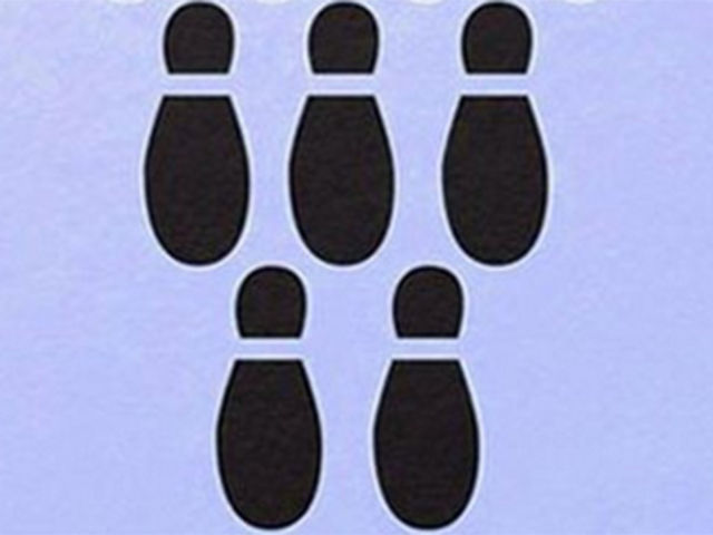 bowlingbábúk, lábnyomok, ülő babák