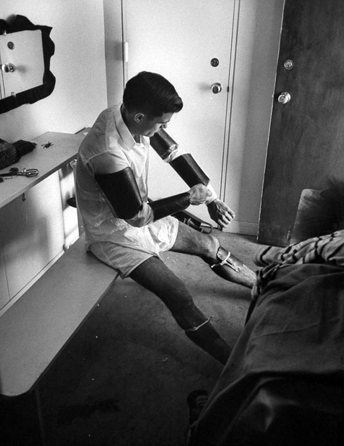 Elképesztő vintage fotók egy szupermenő víz alatti esküvőről - ezt látnod kell!