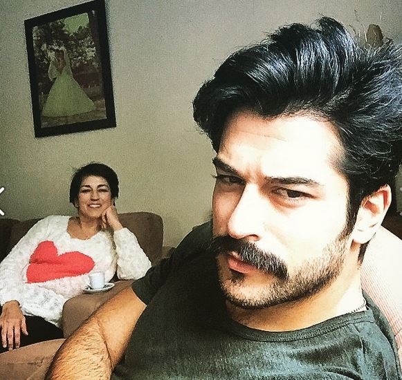 Megállt a forgatás, megműtötték a Szulejmán sztárt