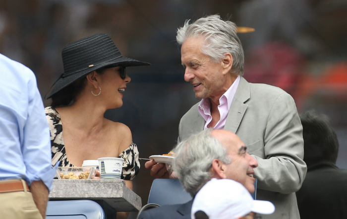 Legédesebb szerelmes képek Catherine Zeta-Jones és Michael Douglas születésnapjára Legédesebb szerelmes képek Catherine Zeta-Jones és Michael Douglas születésnapjára