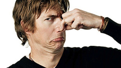 10 dolog, amit még véletlenül se csináljunk a pasink előtt 10 dolog, amit még véletlenül se csináljunk a pasink előtt