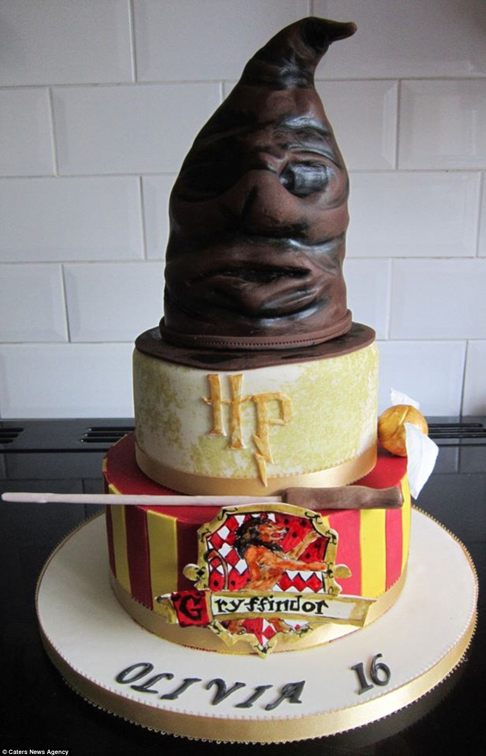 Szupernagyi visszatért! Star Wars, Harry Potter, Jégvarázs tortákat süt