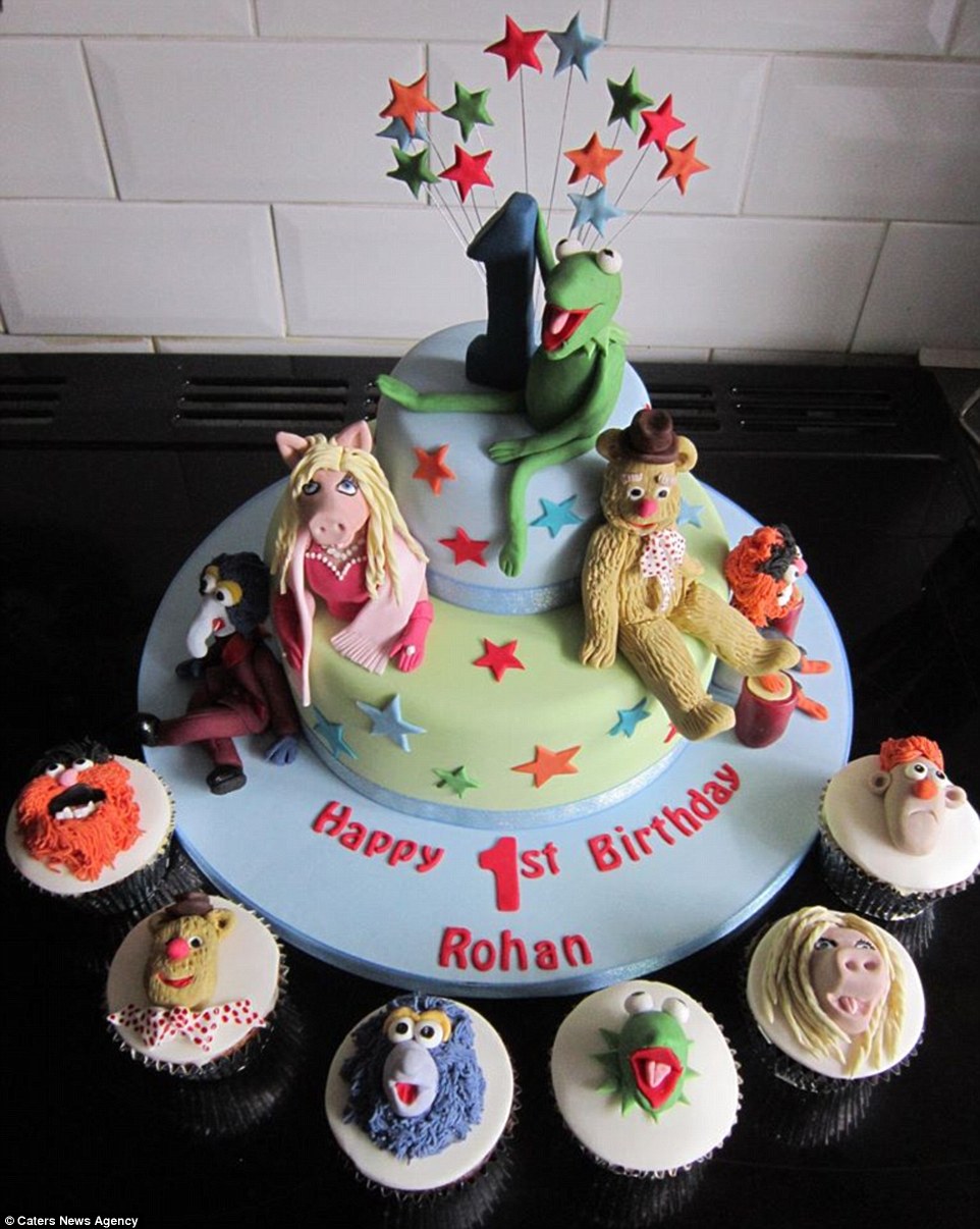 Szupernagyi visszatért! Star Wars, Harry Potter, Jégvarázs tortákat süt