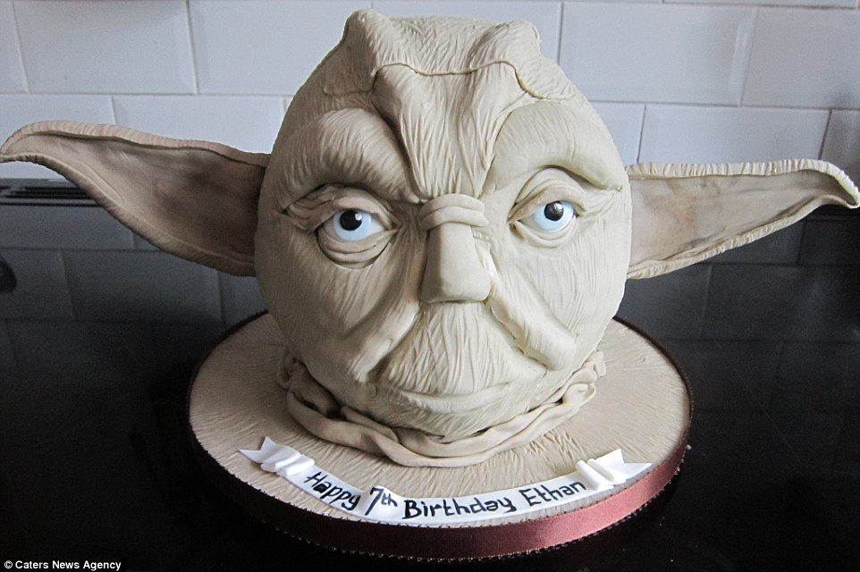 Szupernagyi visszatért! Star Wars, Harry Potter, Jégvarázs tortákat süt