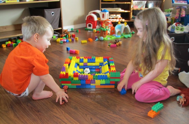 Beszédterápia építőkockákkal – így segíti a játék beszédhibák javítását