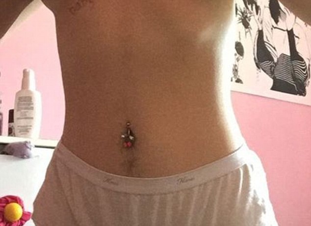 Ettől leesik az állad! Szőr és nagyibugyi a szelfin