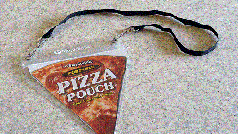 Itt van, amire vágytál: hordozható pizzanyaklánc