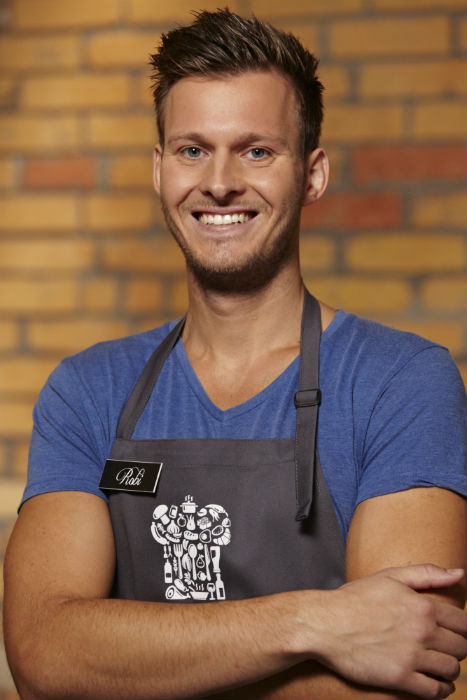 Szexet csempész az ételbe a Konyhafőnök szakácsa Szexet csempész az ételbe a Konyhafőnök szakácsa