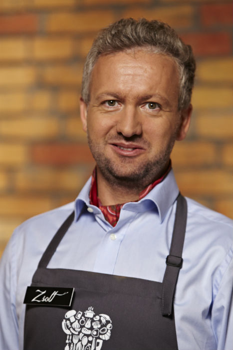 Szexet csempész az ételbe a Konyhafőnök szakácsa Szexet csempész az ételbe a Konyhafőnök szakácsa