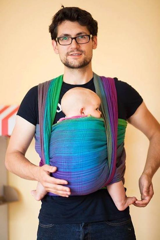 Hordozós apukák a világ körül - fotók