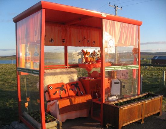 Így lesz szoba egy buszmegállóból Így lesz szoba egy buszmegállóból