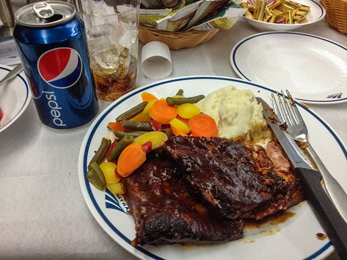 Valahol Neveada környékén ahol már mobilhálózat sincs, ilyen ebéddel kínálnak