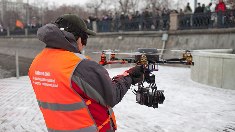 A fotózás és filmezés csak egy a drónok megannyi lehetséges felhasználása közül (Fotó: Tumblr)