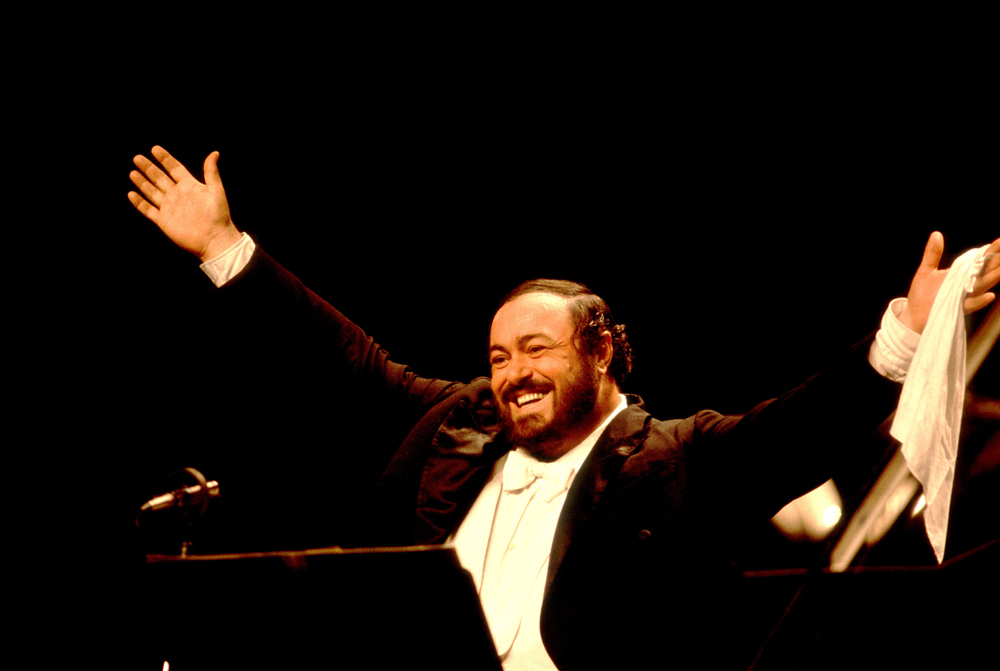 Világraszóló élet, botrányos végjáték – 80 éves lenne Pavarotti 