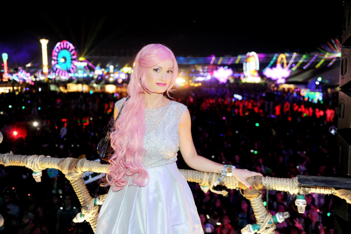 Playboy lány kitálalt Hugh Hefner bántalmazásairó