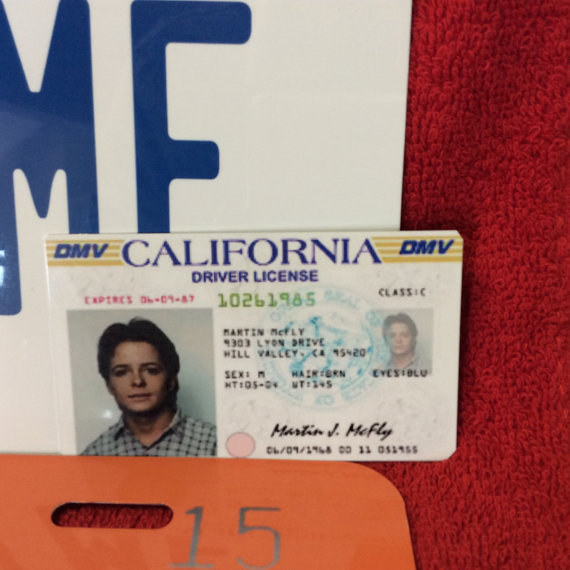 Vissza a jövőbe: menő ajándékok a trilógia rajongóinak Vissza a jövőbe: menő ajándékok a trilógia rajongóinak