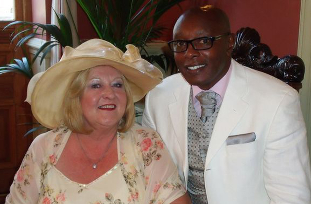 48 nőt vett feleségül, majd lelépett a pénzükkel