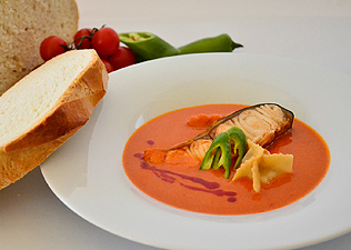 Hungarikum lett a fröccs és a bajai halászlé is