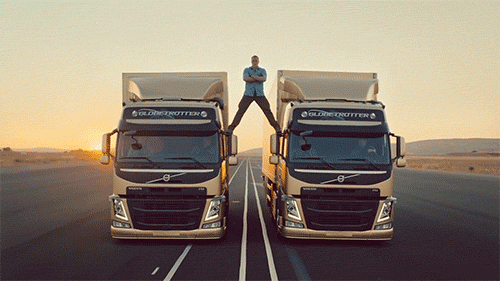 A ma 55 éves Jean-Claude Van Damme karriere 10 GIF-ben