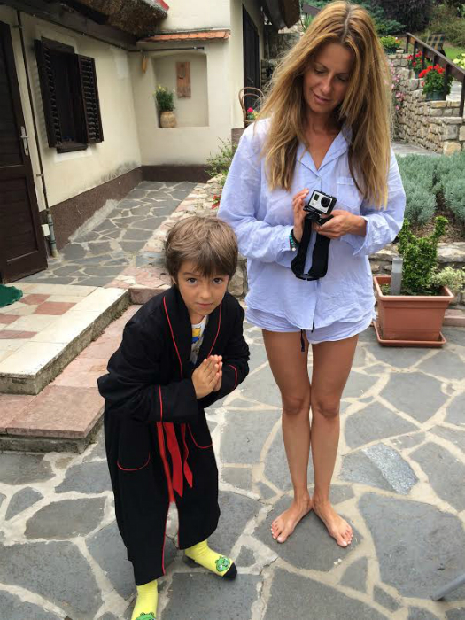 Pimaszúr a fiával együtt költözött 