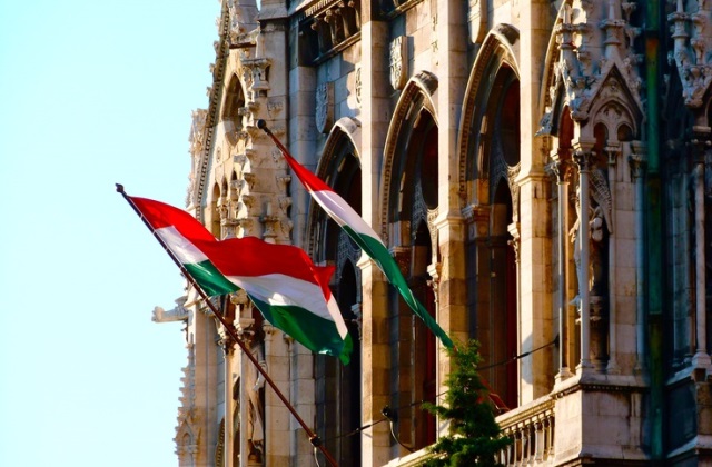 Október 23.: Budapesten itt tilos megállni, parkolni Október 23.: Budapesten itt tilos megállni, parkolni