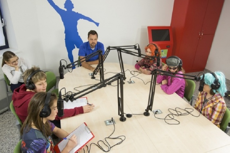 Bűvösvölgy: Így ismerkednek meg a diákok a média világával