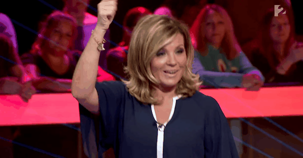 Liptai Claudia adás közben riszált egyet