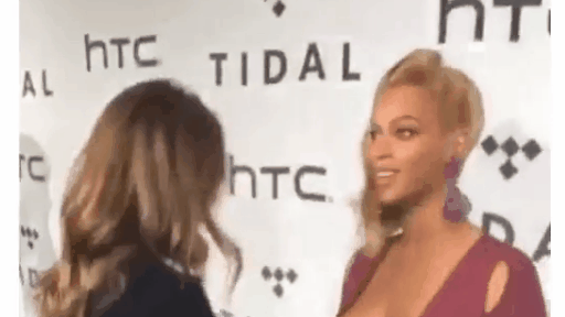 Beyoncé csak ennyit mutatott a melléből