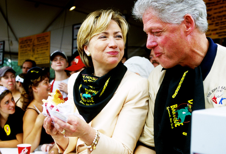 Csípős szósz és vodka - 16 érdekesség a ma 68 éves Hillary Clintonról