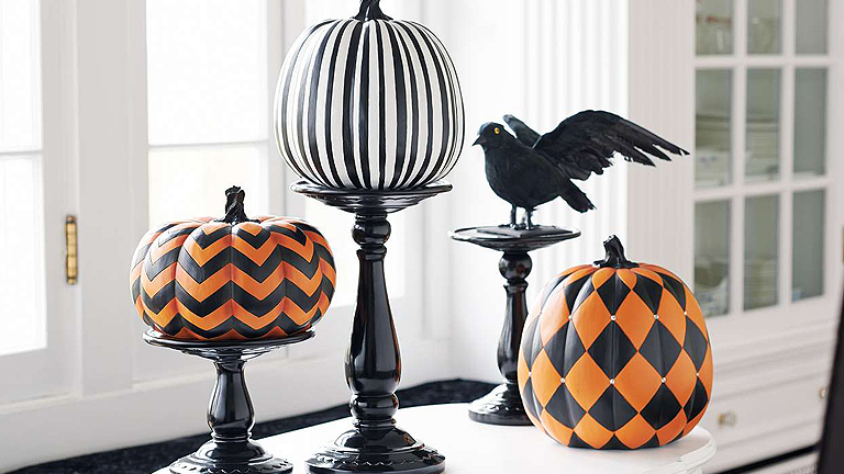 Hogyan kell tököt festeni Halloweenre?